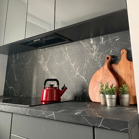 Metro Trocka Apartment Варшава Экстерьер фото