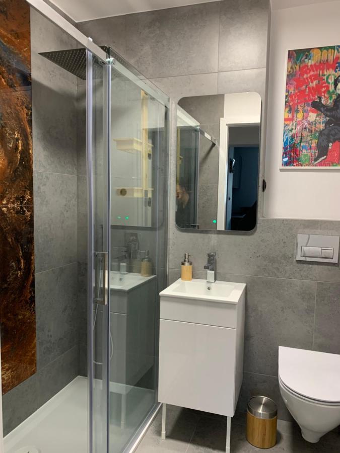 Metro Trocka Apartment Варшава Экстерьер фото