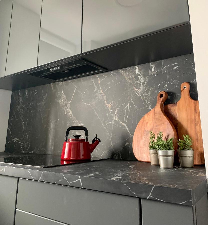 Metro Trocka Apartment Варшава Экстерьер фото